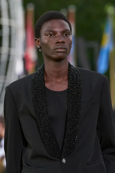 Look 5